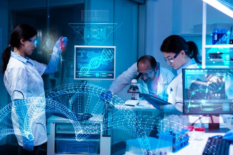 especialista-biotecnologia-laboratorio-realizando-experimentos-scaled